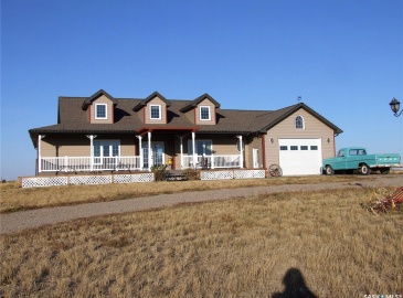 Rural Address, Happyland Rm No. 231, Saskatchewan S0N 1H0, 3 Bedrooms Bedrooms, 11 Rooms Rooms,3 BathroomsBathrooms,Acreage,For Sale,Noble Acreage,Rural Address,SK963456