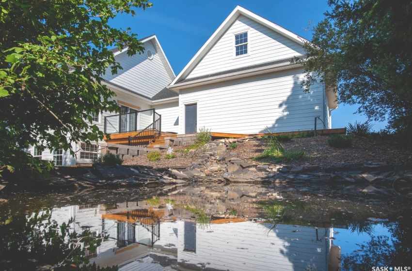 Backyard slate-stone pond