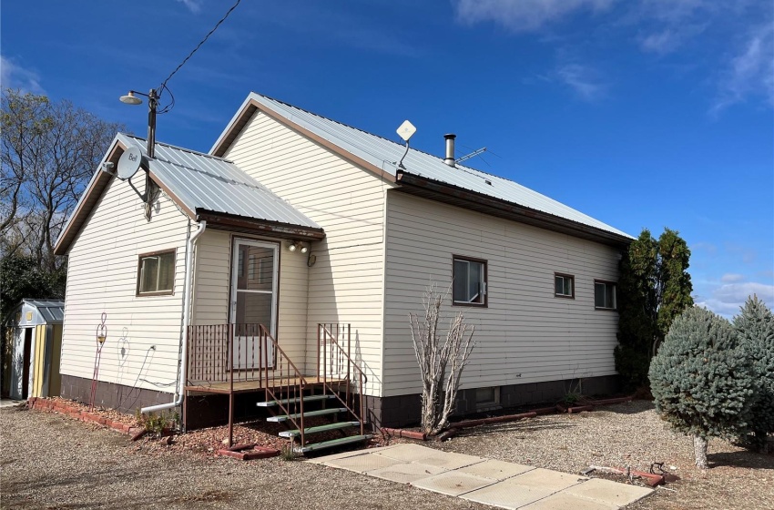 Rural Address, Excelsior Rm No. 166, Saskatchewan S0H 0A8, 2 Bedrooms Bedrooms, 9 Rooms Rooms,1 BathroomBathrooms,Acreage,For Sale,North East Waldeck Acreage,Rural Address,SK947004