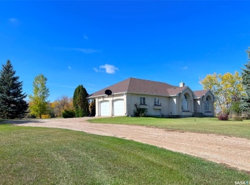 Rural Address, Estevan Rm No. 5, Saskatchewan S4A 2K9, 4 Bedrooms Bedrooms, 14 Rooms Rooms,3 BathroomsBathrooms,Acreage,For Sale,River Road Estate,Rural Address,SK946664