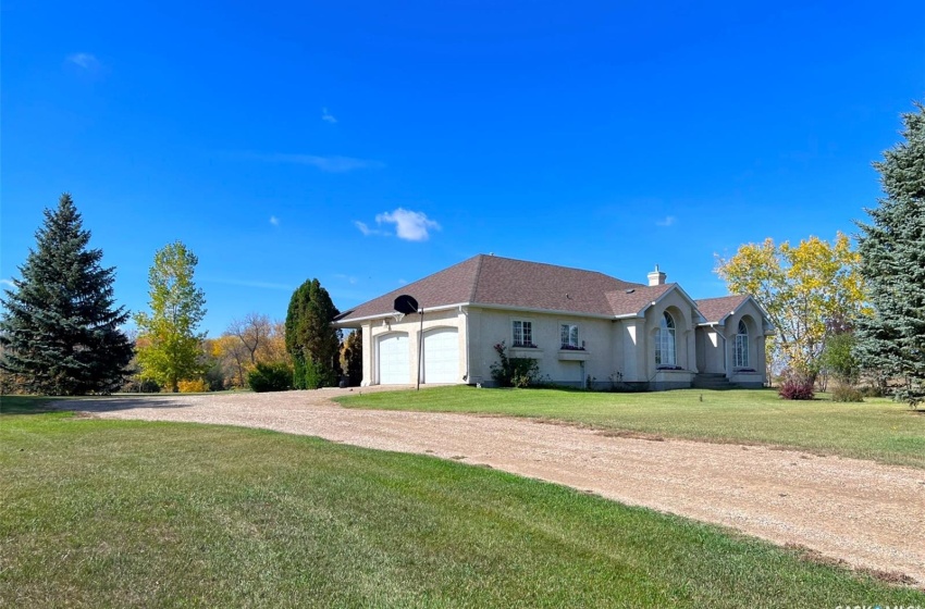 Rural Address, Estevan Rm No. 5, Saskatchewan S4A 2K9, 4 Bedrooms Bedrooms, 14 Rooms Rooms,3 BathroomsBathrooms,Acreage,For Sale,River Road Estate,Rural Address,SK946664