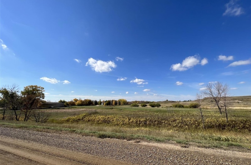 Rural Address, Estevan Rm No. 5, Saskatchewan S4A 2K9, 4 Bedrooms Bedrooms, 14 Rooms Rooms,3 BathroomsBathrooms,Acreage,For Sale,River Road Estate,Rural Address,SK946664