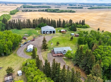 Rural Address, Wilton Rm No. 472, Saskatchewan S0M 1R0, 5 Bedrooms Bedrooms, 16 Rooms Rooms,4 BathroomsBathrooms,Acreage,For Sale,27891 Grid 675 Acreage,Rural Address,SK963654