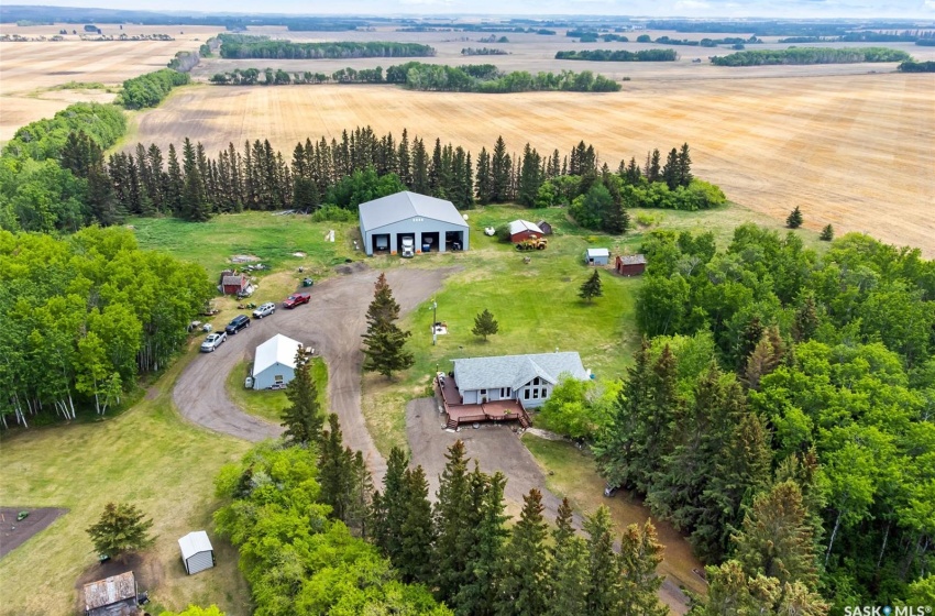 Rural Address, Wilton Rm No. 472, Saskatchewan S0M 1R0, 5 Bedrooms Bedrooms, 16 Rooms Rooms,4 BathroomsBathrooms,Acreage,For Sale,27891 Grid 675 Acreage,Rural Address,SK963654