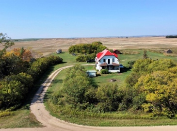 Rural Address, Eagle Creek Rm No. 376, Saskatchewan S0K 0H0, 6 Bedrooms Bedrooms, 16 Rooms Rooms,2 BathroomsBathrooms,Acreage,For Sale,McAvoy Acreage 10 Acres, Arelee,Rural Address,SK945157