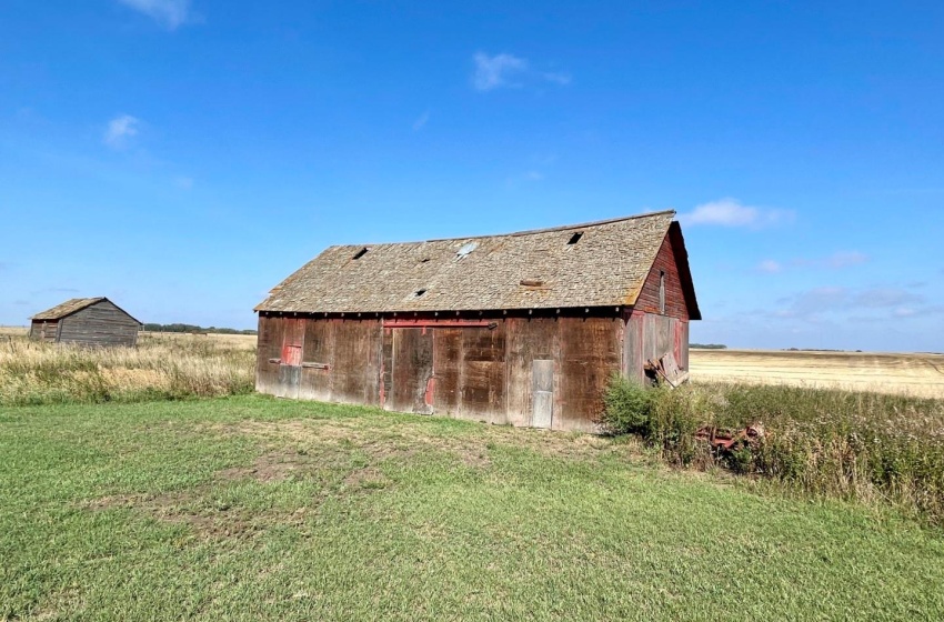 Rural Address, Eagle Creek Rm No. 376, Saskatchewan S0K 0H0, 6 Bedrooms Bedrooms, 16 Rooms Rooms,2 BathroomsBathrooms,Acreage,For Sale,McAvoy Acreage 10 Acres, Arelee,Rural Address,SK945157