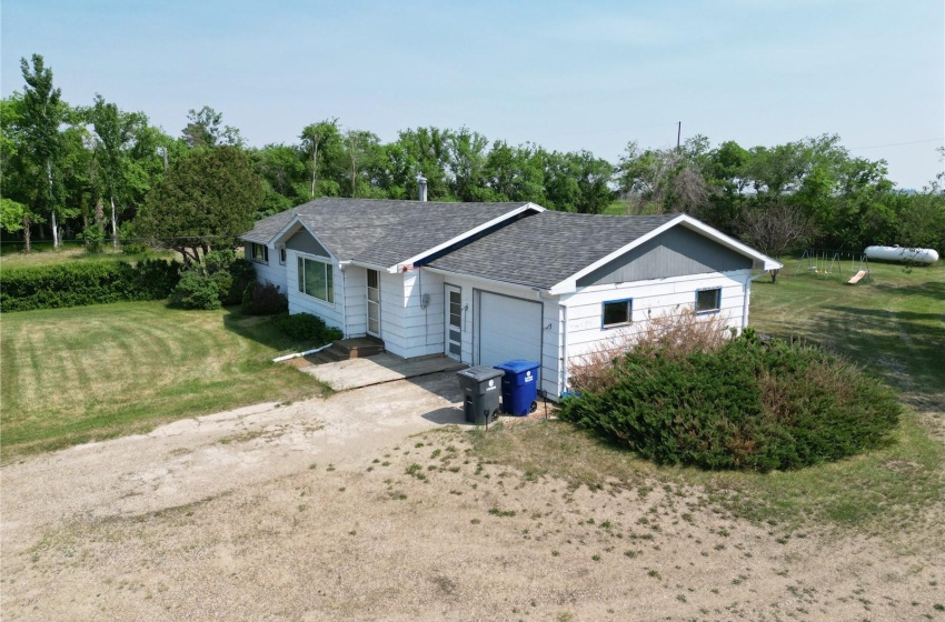 802 Hall STREET, Loreburn Rm No. 254, Saskatchewan S0H 2S0, 4 Bedrooms Bedrooms, 13 Rooms Rooms,2 BathroomsBathrooms,Acreage,For Sale,Hall,SK963886