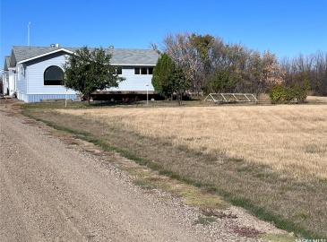 Rural Address, Swift Current Rm No. 137, Saskatchewan S9H 4V1, 4 Bedrooms Bedrooms, 15 Rooms Rooms,2 BathroomsBathrooms,Acreage,For Sale,Roberts Acreage,Rural Address,SK965009