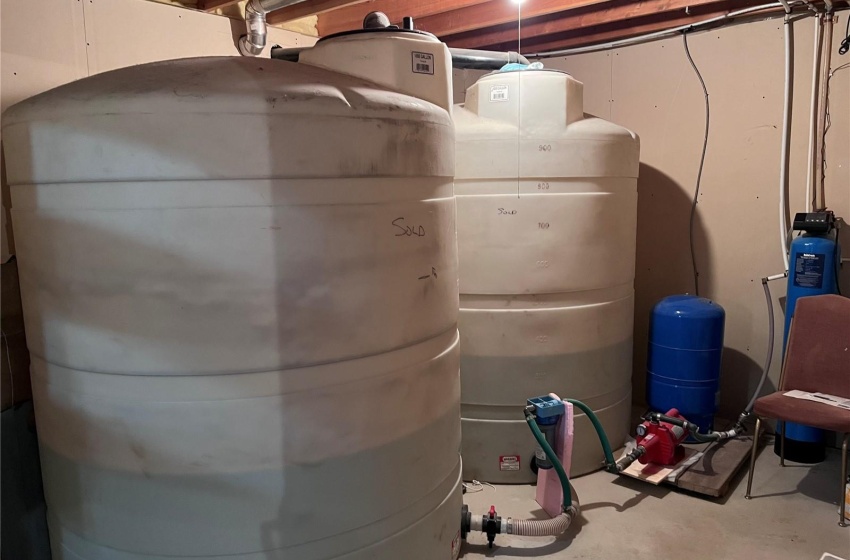 2 cistern storage tanks for household use