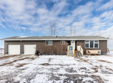 Rural Address, Vanscoy Rm No. 345, Saskatchewan S0L 3J0, 4 Bedrooms Bedrooms, 15 Rooms Rooms,2 BathroomsBathrooms,Acreage,For Sale,Slaferek Acreage,Rural Address,SK965011