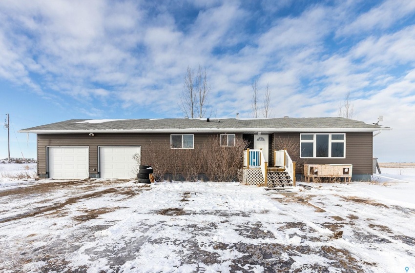 Rural Address, Vanscoy Rm No. 345, Saskatchewan S0L 3J0, 4 Bedrooms Bedrooms, 15 Rooms Rooms,2 BathroomsBathrooms,Acreage,For Sale,Slaferek Acreage,Rural Address,SK965011