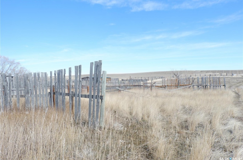 View of yard with a rural view