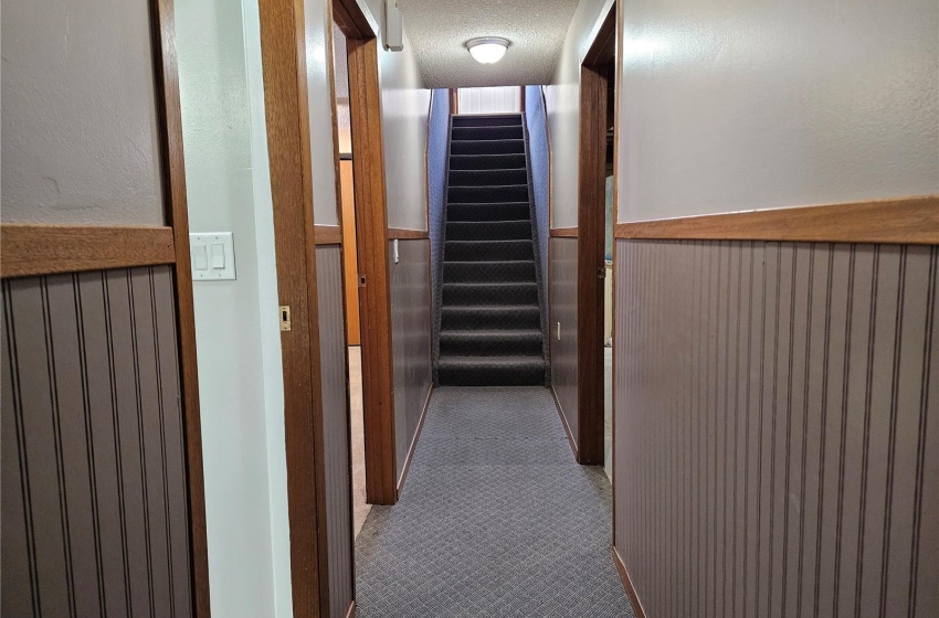 Stairs to Upstairs/Basement