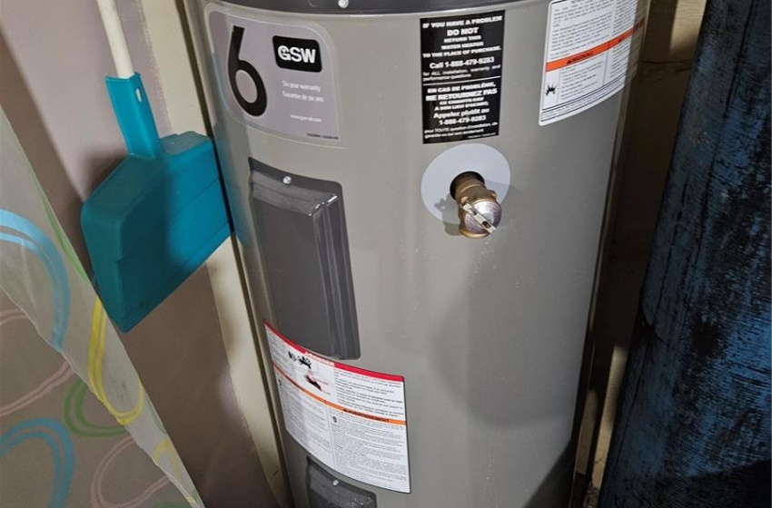 Electric Hot Water Tank - owned