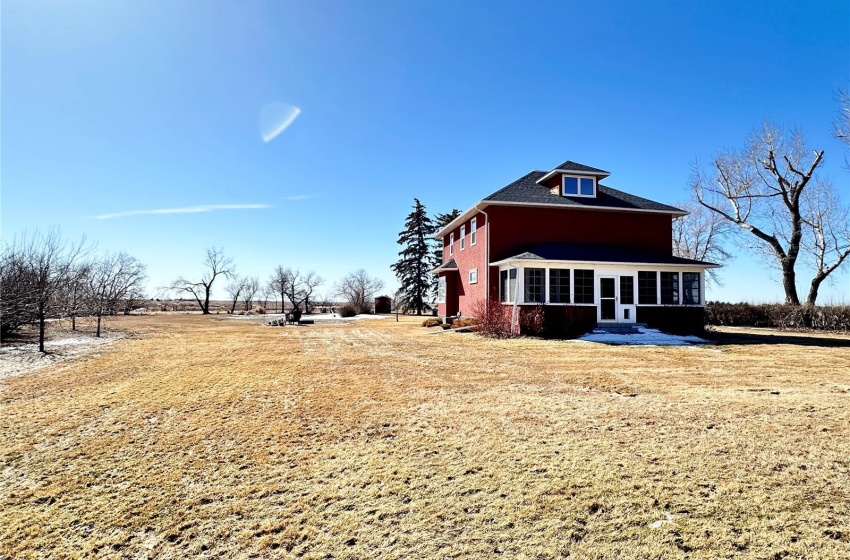 Rural Address, Weyburn Rm No. 67, Saskatchewan S4H 3N8, 4 Bedrooms Bedrooms, 19 Rooms Rooms,2 BathroomsBathrooms,Acreage,For Sale,Weyburn Acreage,Rural Address,SK965099