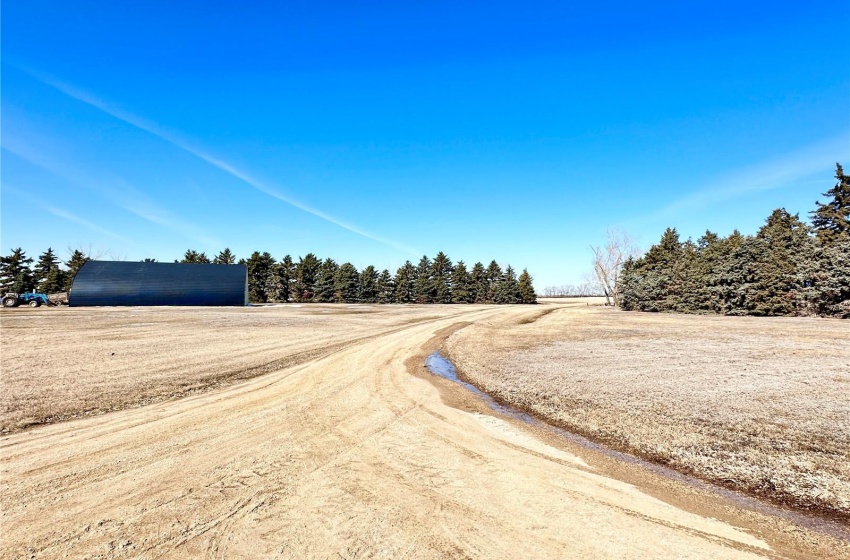 Rural Address, Weyburn Rm No. 67, Saskatchewan S4H 3N8, 4 Bedrooms Bedrooms, 19 Rooms Rooms,2 BathroomsBathrooms,Acreage,For Sale,Weyburn Acreage,Rural Address,SK965099