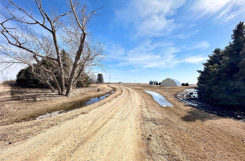 Rural Address, Weyburn Rm No. 67, Saskatchewan S4H 3N8, 4 Bedrooms Bedrooms, 19 Rooms Rooms,2 BathroomsBathrooms,Acreage,For Sale,Weyburn Acreage,Rural Address,SK965099