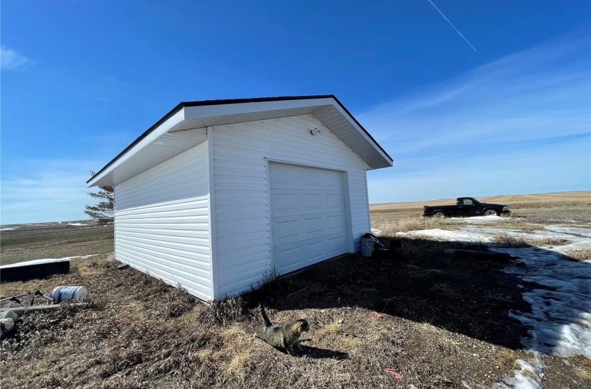 Rural Address, Kindersley Rm No. 290, Saskatchewan S0L 1S0, 4 Bedrooms Bedrooms, 9 Rooms Rooms,1 BathroomBathrooms,Acreage,For Sale,Sampson Acreage,Rural Address,SK965204