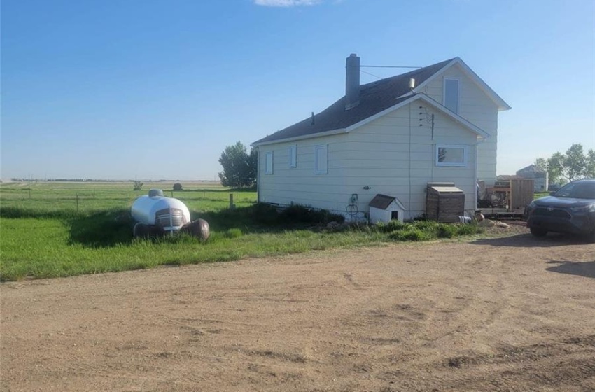 Rural Address, Kindersley Rm No. 290, Saskatchewan S0L 1S0, 4 Bedrooms Bedrooms, 9 Rooms Rooms,1 BathroomBathrooms,Acreage,For Sale,Sampson Acreage,Rural Address,SK965204