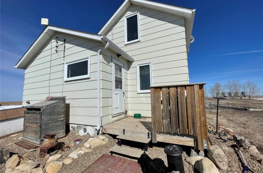 Rural Address, Kindersley Rm No. 290, Saskatchewan S0L 1S0, 4 Bedrooms Bedrooms, 9 Rooms Rooms,1 BathroomBathrooms,Acreage,For Sale,Sampson Acreage,Rural Address,SK965204