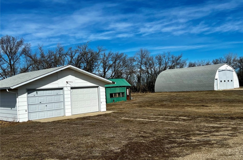 Double garage and additional buildings