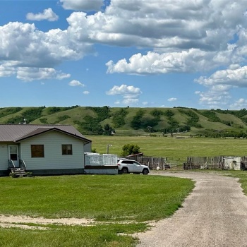 Rural Address, Lumsden Rm No. 189, Saskatchewan S0G 0W0, 3 Bedrooms Bedrooms, 11 Rooms Rooms,2 BathroomsBathrooms,Acreage,For Sale,Ludwig Acreage,Rural Address,SK965302