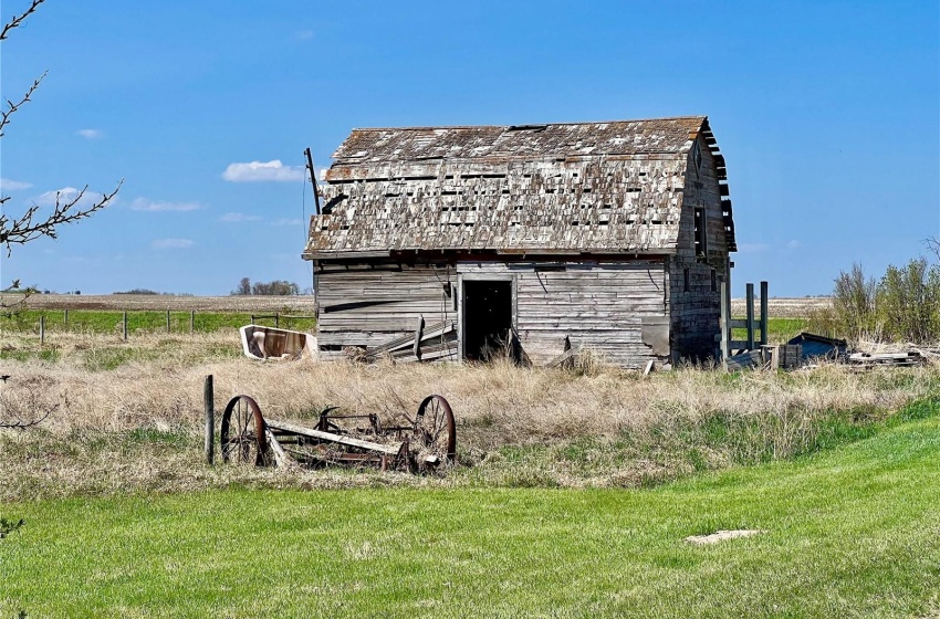 Rural Address, Cupar Rm No. 218, Saskatchewan S0G 0Y0, 3 Bedrooms Bedrooms, 13 Rooms Rooms,3 BathroomsBathrooms,Acreage,For Sale,Fairy Hill Acreage - 9.98 Acres,Rural Address,SK959334