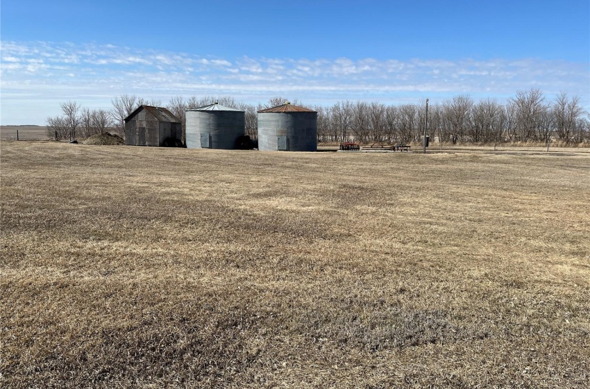 Rural Address, Wellington Rm No. 97, Saskatchewan S4H 0K1, 3 Bedrooms Bedrooms, 8 Rooms Rooms,1 BathroomBathrooms,Acreage,For Sale,MUSK ACREAGE,Rural Address,SK965412