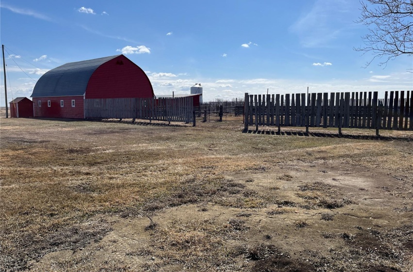 Rural Address, Wellington Rm No. 97, Saskatchewan S4H 0K1, 3 Bedrooms Bedrooms, 8 Rooms Rooms,1 BathroomBathrooms,Acreage,For Sale,MUSK ACREAGE,Rural Address,SK965412