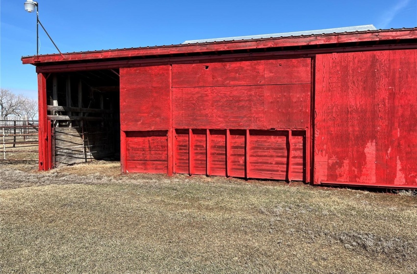 Rural Address, Wellington Rm No. 97, Saskatchewan S4H 0K1, 3 Bedrooms Bedrooms, 8 Rooms Rooms,1 BathroomBathrooms,Acreage,For Sale,MUSK ACREAGE,Rural Address,SK965412