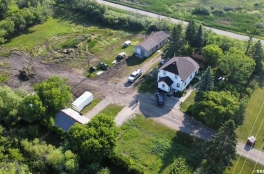 Rural Address, Esterhazy, Saskatchewan S0A 0X0, 3 Bedrooms Bedrooms, 17 Rooms Rooms,3 BathroomsBathrooms,Acreage,For Sale,Honey House Acreage,Rural Address,SK938456