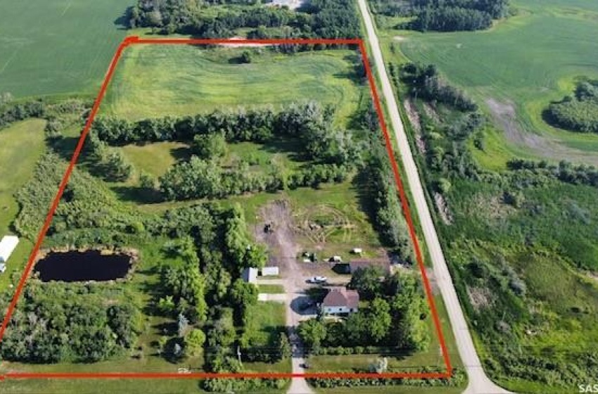 Rural Address, Esterhazy, Saskatchewan S0A 0X0, 3 Bedrooms Bedrooms, 17 Rooms Rooms,3 BathroomsBathrooms,Acreage,For Sale,Honey House Acreage,Rural Address,SK938456