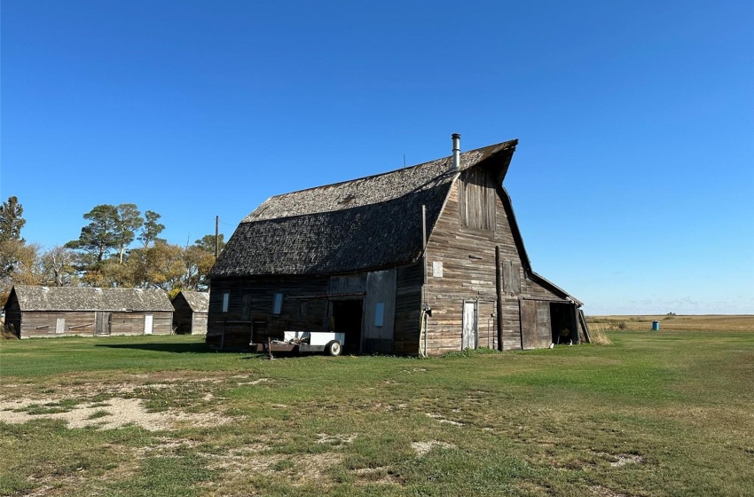 Rural Address, Golden West Rm No. 95, Saskatchewan S0G 0X0, 3 Bedrooms Bedrooms, 15 Rooms Rooms,3 BathroomsBathrooms,Acreage,For Sale,McKee Acreage,Rural Address,SK946403