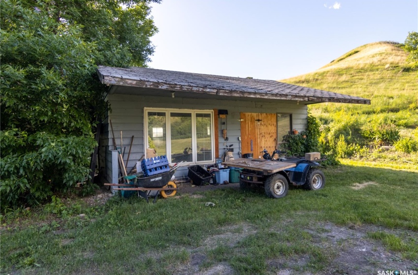 Rural Address, West End, Saskatchewan S0A 3Y0, 4 Bedrooms Bedrooms, 20 Rooms Rooms,2 BathroomsBathrooms,Acreage,For Sale,Kuzub Acreage,Rural Address,SK958450