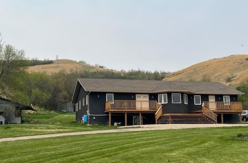 Rural Address, West End, Saskatchewan S0A 3Y0, 4 Bedrooms Bedrooms, 20 Rooms Rooms,2 BathroomsBathrooms,Acreage,For Sale,Kuzub Acreage,Rural Address,SK958450