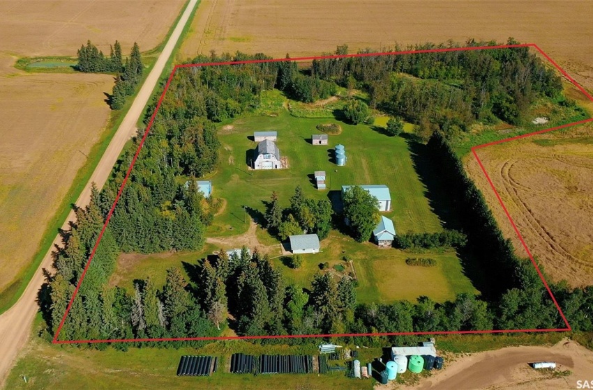 Rural Address, Hyas, Saskatchewan S0A 1K0, 4 Bedrooms Bedrooms, 19 Rooms Rooms,2 BathroomsBathrooms,Acreage,For Sale,Yagelniski Acreage RM of Clayton No. 333,Rural Address,SK966318