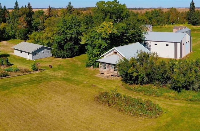 Rural Address, Hyas, Saskatchewan S0A 1K0, 4 Bedrooms Bedrooms, 19 Rooms Rooms,2 BathroomsBathrooms,Acreage,For Sale,Yagelniski Acreage RM of Clayton No. 333,Rural Address,SK966318