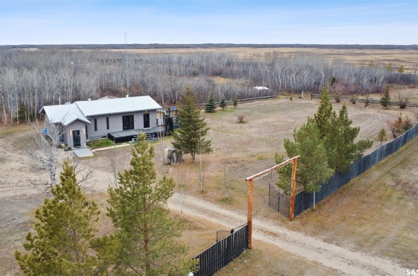 Rural Address, Montrose Rm No. 315, Saskatchewan S0L 0P0, 3 Bedrooms Bedrooms, 10 Rooms Rooms,2 BathroomsBathrooms,Acreage,For Sale,LR Acreage,Rural Address,SK988480