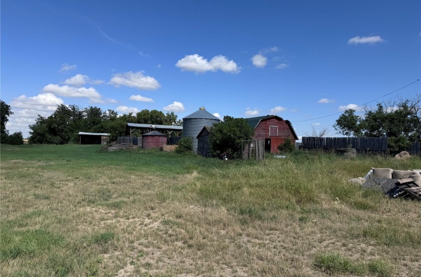 Rural Address, Leroy Rm No. 339, Saskatchewan S0K 2P0, 3 Bedrooms Bedrooms, 14 Rooms Rooms,3 BathroomsBathrooms,Acreage,For Sale,Neufeld Acreage,Rural Address,SK988661