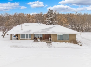 Rural Address, Dundurn Rm No. 314, Saskatchewan S7K 1M2, 4 Bedrooms Bedrooms, 13 Rooms Rooms,2 BathroomsBathrooms,Acreage,For Sale,Fung Acreage,Rural Address,SK988900