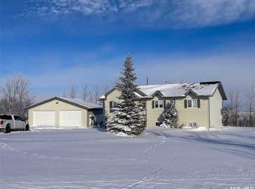 Rural Address, Chaplin Rm No. 164, Saskatchewan S0H 0V0, 6 Bedrooms Bedrooms, 15 Rooms Rooms,4 BathroomsBathrooms,Acreage,For Sale,Chaplin Acreage with 3 quarters Lease Land,Rural Address,SK988992