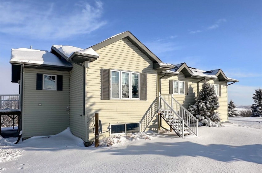 Rural Address, Chaplin Rm No. 164, Saskatchewan S0H 0V0, 6 Bedrooms Bedrooms, 15 Rooms Rooms,4 BathroomsBathrooms,Acreage,For Sale,Chaplin Acreage with 3 quarters Lease Land,Rural Address,SK988992