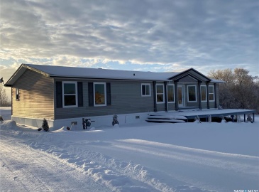 313 Elizabeth STREET, Stockholm, Saskatchewan S0A 3Y0, 3 Bedrooms Bedrooms, 10 Rooms Rooms,2 BathroomsBathrooms,Acreage,For Sale,Elizabeth,SK989062