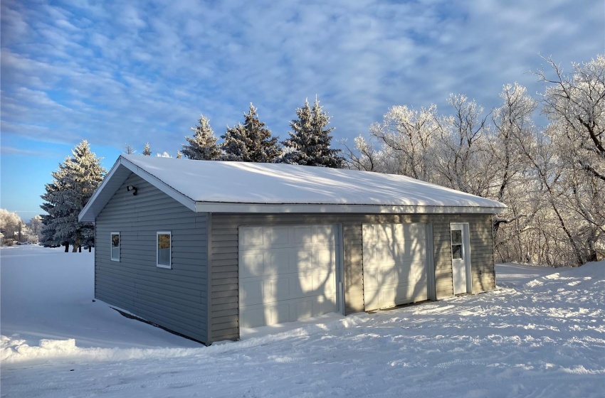 313 Elizabeth STREET, Stockholm, Saskatchewan S0A 3Y0, 3 Bedrooms Bedrooms, 10 Rooms Rooms,2 BathroomsBathrooms,Acreage,For Sale,Elizabeth,SK989062