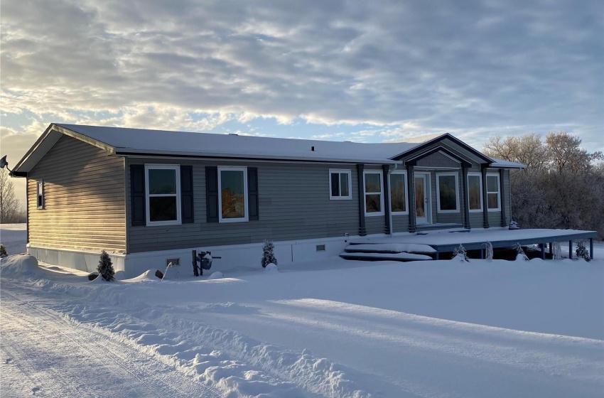 313 Elizabeth STREET, Stockholm, Saskatchewan S0A 3Y0, 3 Bedrooms Bedrooms, 10 Rooms Rooms,2 BathroomsBathrooms,Acreage,For Sale,Elizabeth,SK989062