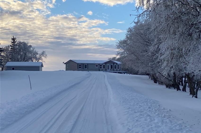 313 Elizabeth STREET, Stockholm, Saskatchewan S0A 3Y0, 3 Bedrooms Bedrooms, 10 Rooms Rooms,2 BathroomsBathrooms,Acreage,For Sale,Elizabeth,SK989062