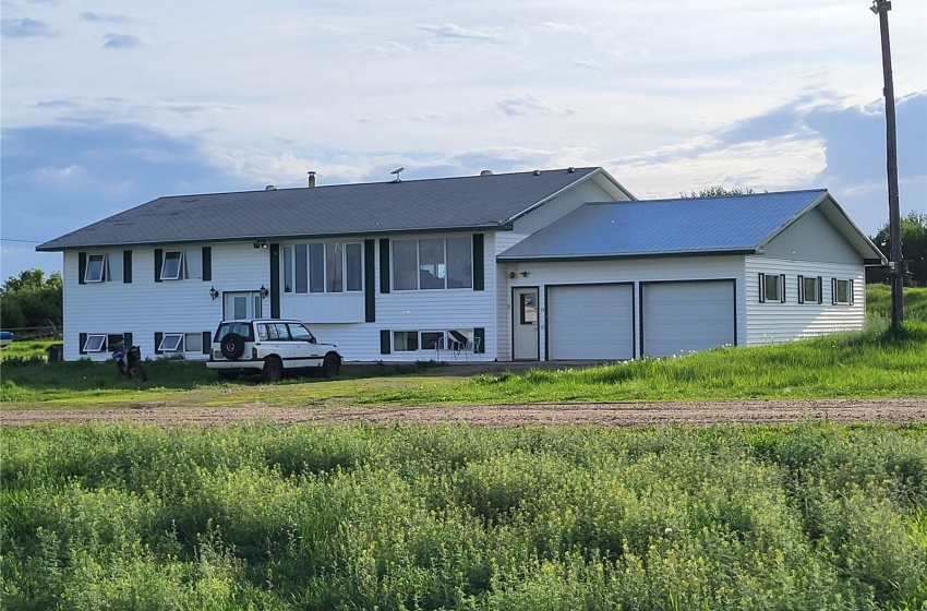 Rural Address, Battle River Rm No. 438, Saskatchewan S0M 0E0, 7 Bedrooms Bedrooms, ,2 BathroomsBathrooms,Farm,For Sale,Battleford 699 acres Turnkey Irrigated Farm,Rural Address,SK976281