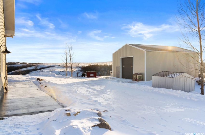 13 Hood ROAD, Longlaketon Rm No. 219, Saskatchewan S0G 0W0, 4 Bedrooms Bedrooms, 13 Rooms Rooms,3 BathroomsBathrooms,Acreage,For Sale,Hood,SK990967