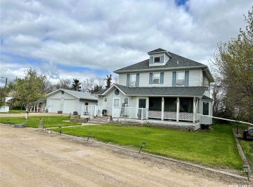 Rural Address, Lawtonia Rm No. 135, Saskatchewan S0H 2B0, 4 Bedrooms Bedrooms, 11 Rooms Rooms,2 BathroomsBathrooms,Acreage,For Sale,Hodgeville Acreage,Rural Address,SK969716