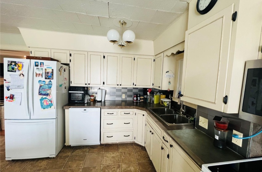 Rural Address, Lawtonia Rm No. 135, Saskatchewan S0H 2B0, 4 Bedrooms Bedrooms, 11 Rooms Rooms,2 BathroomsBathrooms,Acreage,For Sale,Hodgeville Acreage,Rural Address,SK969716